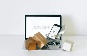 Applications de la machine de fabrication de film étirable dans l'industrie du commerce électronique