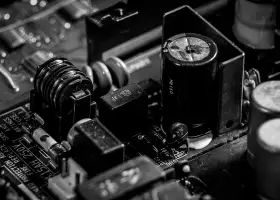 Aplicação da Linha de produção de filme stretch totalmente automática na indústria eletrônica automatizada