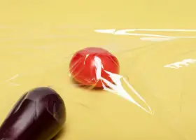 Aplicação da Linha de produção de filme stretch totalmente automática na produção de filme de conservação alimentar