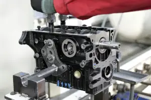 Application de la Ligne de Production de Film Étirable à 3 Couches dans l'Emballage de Machines et d'Équipements
