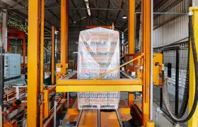 Application de la Ligne de production de film étirable à 3 couches dans l'emballage de bouteilles en verre