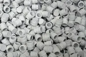  Aplicação da linha de produção de filme stretch de 2 camadas na embalagem de peças plásticas