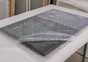 Linha de produção de plástico bolha: Armazenamento à prova de poeira para painéis de laca semiacabados