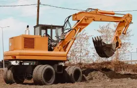 Línea de producción de plástico burbuja: Embalaje protector a medida para la industria de excavadoras