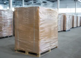 Toepassing van Industriële Stretchfolie Productielijn bij de Langdurige Opslagbescherming van Magazijnladingen